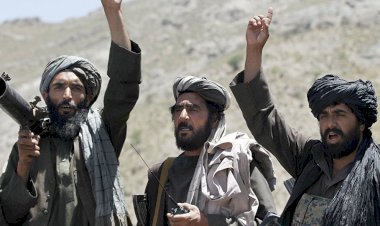 Taliban, Afganistan'da bir kız lisesini ateşe verdi