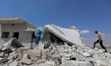 İdlib - Times: Esad rejimi, 'güvenli koridor' açtıktan saatler sonra bombardımana başladı