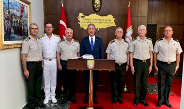 Emekli generallerden sessiz protesto mu
