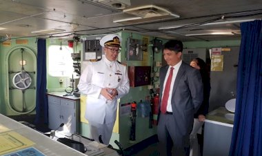 Büyükelçi Güldere, Odesa’ya gelen Turgutreis Fırkateyni’ni ziyaret etti