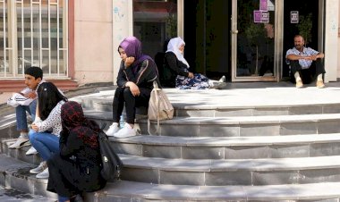 Çocuklarının dağa kaçırıldığını söylediler: HDP önünde oturma eylemi