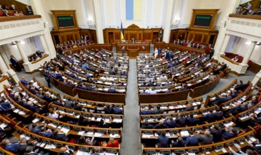 Ukrayna’da milletvekili dokunulmazlıkları kaldırıldı