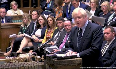 Johnson parlamentoda çoğunluğu kaybetti