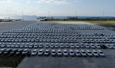 Yenikapı'daki araçlar: Tartışma nasıl başladı; kim, ne tepki verdi?