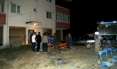 Dün 5 kez sallanan Çankırılılar geceyi sokakta geçirdi