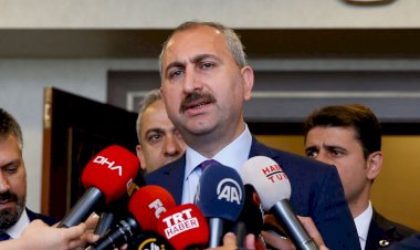 Abdülhamit Gül'den Pelikancılara: "Maklubeye kaşık sallayanlar..."