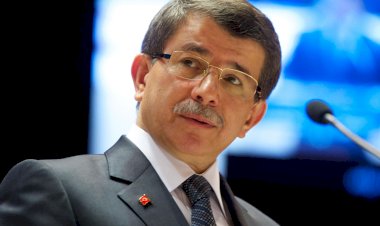 Davutoğlu:“Öyle şeyler olacak ki, seçmen AK Parti’yi terk edecek”