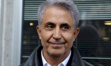 Musa Kart: Herkes hukuksuzluktan bahsederken 'büyük gazetecilerin' havaya bakarak ıslık çalması kayda değerdi