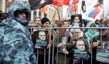 Moskova’da, ‘izinsiz protestoya’ destek gösterisi