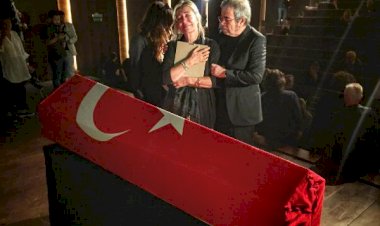 Sanatçı dostlarından Tarık Ünlüoğlu'na veda