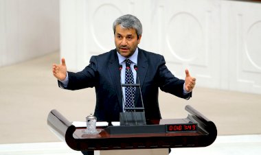 Eski bakan AKP'den istifa etti iddiası!