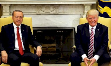 Deniz Zeyrek: “Trump’ın amacı koltuğunu korumak”