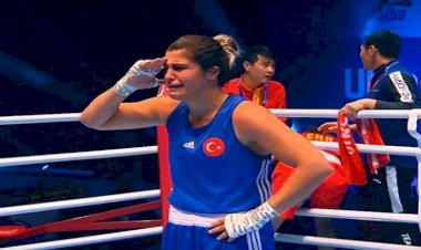 Busenaz Sürmeneli'den tarihi başarı