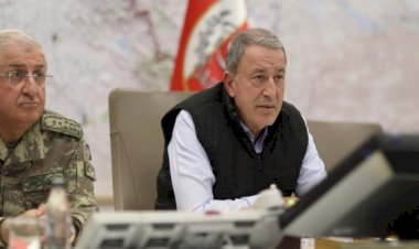 Hulusi Akar muhalefete ve MHP'ye gidiyor