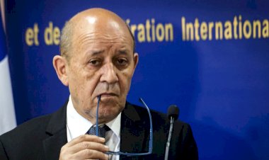 Fransa Dışişleri Bakanı Drian, Türkiye maçını izlemekten vazgeçti