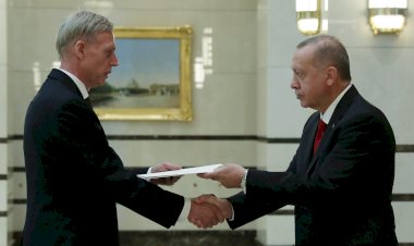 Büyükelçilerden Cumhurbaşkanı Erdoğan'a güven mektubu