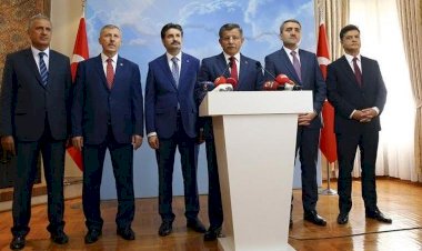 Davutoğlu partisinin tabelasını asıyor: Tarih verildi