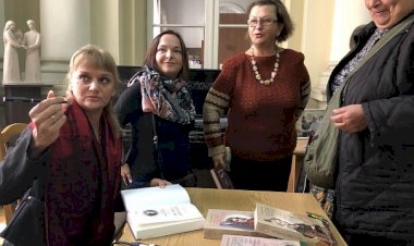 Ukraynalı yazar Oleksandra Şutko  Osmanlı'nın 6 'güçlü' kadınını anlatıyor.