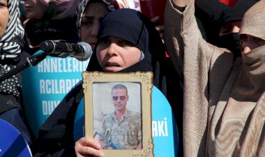 "12 asker ve polis, 2 MİT görevlisi PKK'nın elinde"