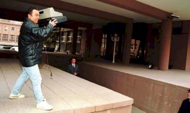 Ecevit’in önüne yazar kasa fırlatan kişi konuştu