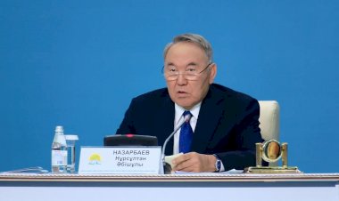Eski Kazakistan lideri Nazarbayev, Putin-Zelenskiy zirvesi için arabuluculuk yapıyor