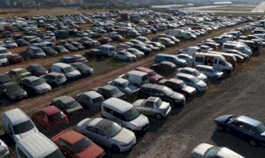 Yüzlerce araç çürümeye terk edildi
