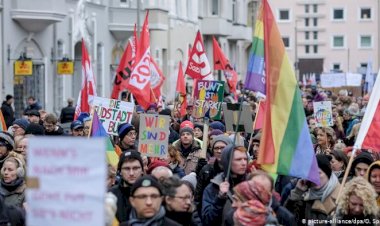 Hannover'de aşırı sağcılar protesto edildi