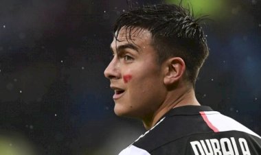 İtalya'da futbolculardan kadına yönelik şiddete 'kırmızı kart'