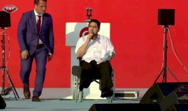 "Sizinle milletimiz arasında duvar ören dalkavukların ve mirasyedilerin..."