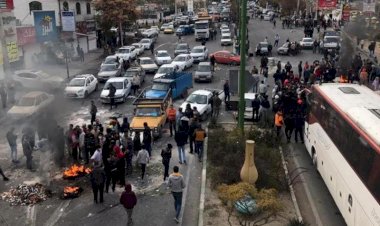 İran'da halk rahatsız, devlet başarısız!