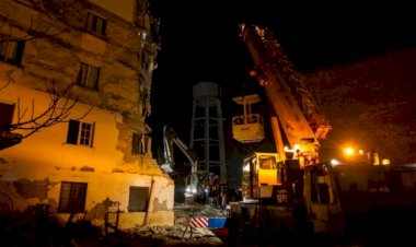 Arnavutluk'ta 28 kişinin hayatını kaybettiği deprem için Türkiye yardım gönderdi