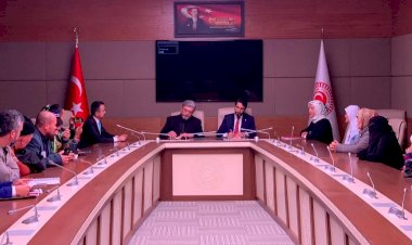 Saadet’li vekiller Doğu Türkistan heyetini Meclis’te ağırladı
