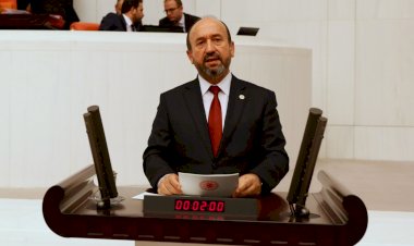 AKP’li milletvekili ve AKP’li eski Başkan Cuma namazı çıkışında tekme-tokat birbirine girdi