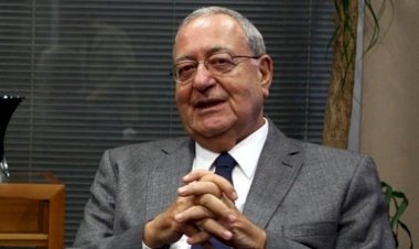 Sabah başyazarı Barlas:  Asla kraldan fazla kralcı olmamalıyız