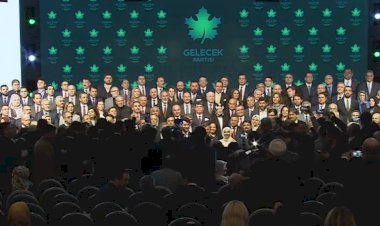 Kiras: 18 yıldır ülkeyi yöneten AK Parti dün itibarıyla ikiye bölündü