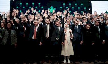 Ahmet Davutoğlu, İYİ Parti'yi örnek aldı