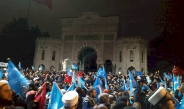 Doğu Türkistan'da yaşanan zulüm protesto edildi