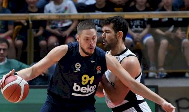 Fenerbahçe Beko'dan ayrılan Vladimir Stimac, Kızılyıldız'da