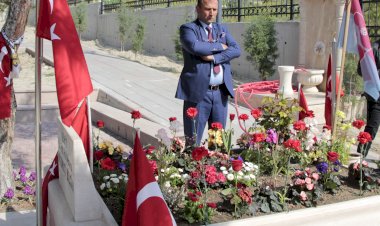 Şehit babasına hüzünlü veda