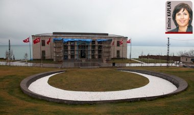 Ahlat'a Saray sahile bahçe