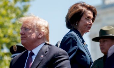 Trump’tan İran bayrağı önünde başörtülü Nancy Pelosi paylaşımı