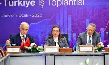 Faslı iş insanlarını da Türkiye'ye yatırıma davet ediyoruz."