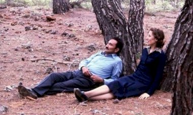 Eski Başbakan Bülent Ecevit'in eşi Rahşan Ecevit, 97 yaşında hayatını kaybetti.