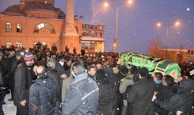 Nakşibendi şeyhinin cenazesinde vali ve AKP’li vekil de yer aldı
