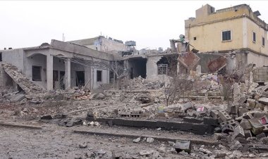 Rus savaş uçaklarından katliam: Çok sayıda kişi öldü!