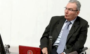 Deniz Baykal hastaneye kaldırıldı. Domuz Gribine yakalandı!