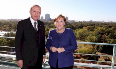 Bild: Merkel Türkiye'ye kolaylık göstermeli