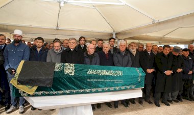 Erol Olçok'un annesi Asiye Olçok son yolculuğuna uğurlandı. 