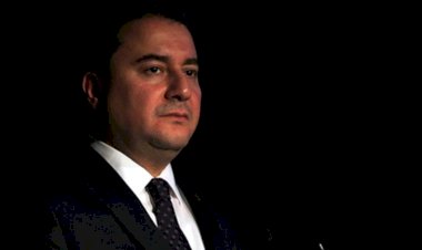 Ali Babacan, parti vitrini ile ilgili kararını verdi!