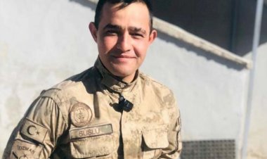 Çığda şehit olan askeri 10 bin kişi uğurladı